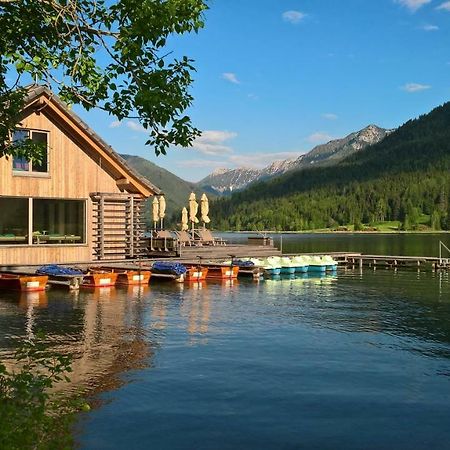 Strandhotel Am Weissensee Exteriör bild