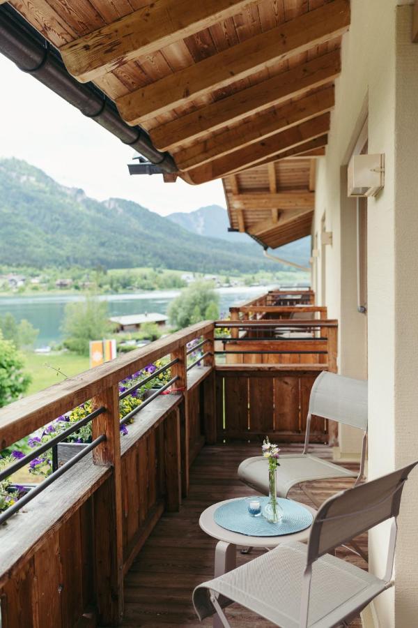 Strandhotel Am Weissensee Exteriör bild