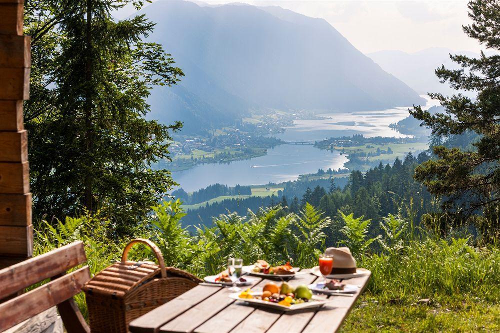 Strandhotel Am Weissensee Exteriör bild